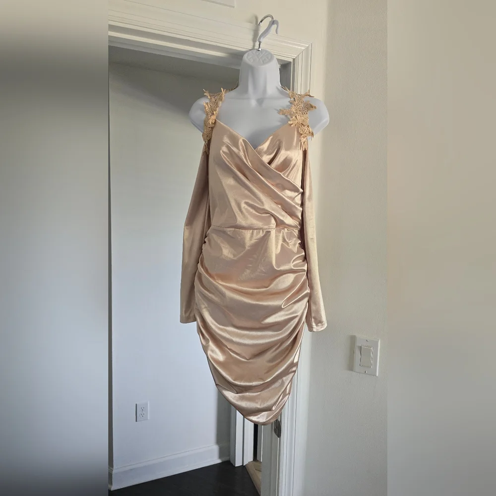 NWT VaVaBold Appliques Detail Cold Shoulder Ruched Side Dress Satin - Picture 2 of 11